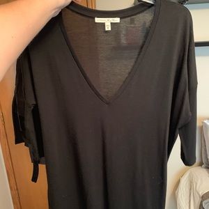 Quarter sleeve shirt